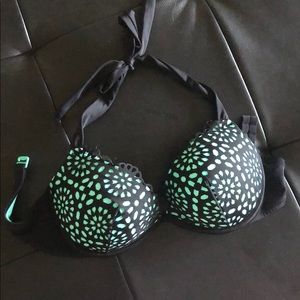 Push-up swimsuit top